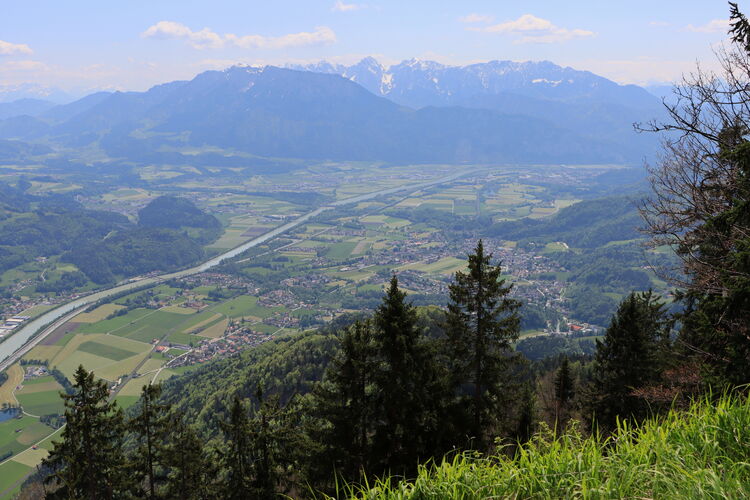 Blick vom Wildbarren über das Inntal zum Kaisergebirge