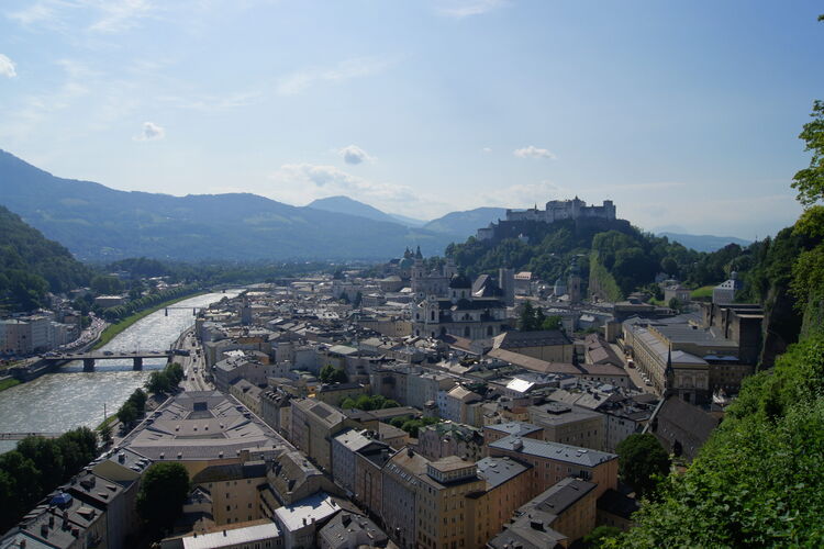 Blick vom Mönchsberg über Salzburg