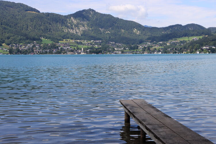 Am Waldbad Fürberg blicken wir zum ersten Mal zu unserem Ziel St. Gilgen