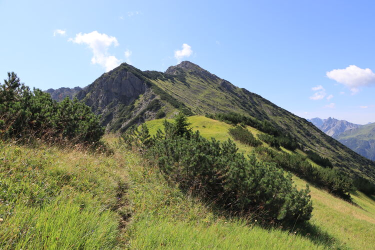 Einsame Pfade führen zur Vorderen Suwaldspitze