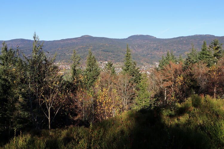 Von der Harlachberger Spitze ist Bodenmais noch zu entdecken