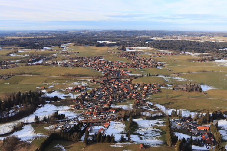 Wie viele Reichersbeuerer gerade neugierig zu uns hinaufschauen?