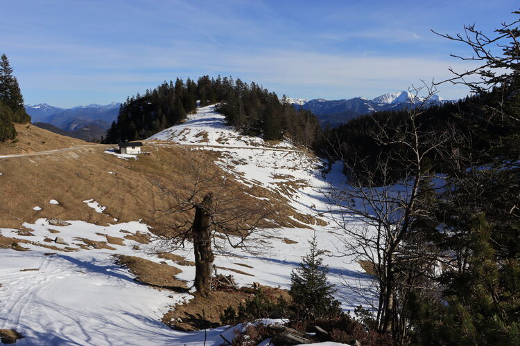 Die Diensthütte unterhalb des Herzogstands ist durch eine Webcam sehr bekannt